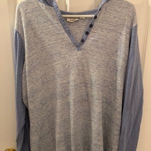 Button-Up V-Neck Blue Heathered Pullover